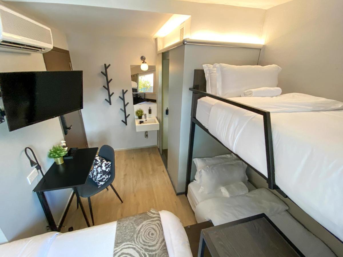 Hotel St Signature Bugis Beach, Dayuse, 8-9 Hours, Check In 8am Or 11am Singapura